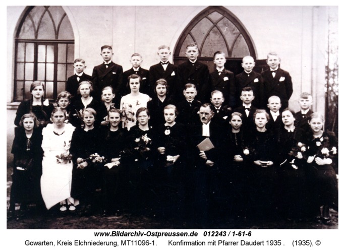 Gowarten, Konfirmation mit Pfarrer Daudert 1935