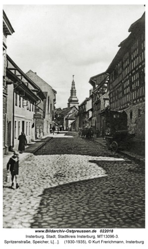 Insterburg, Spritzenstraße, Speicher, Lutherkirche im Hintergrund