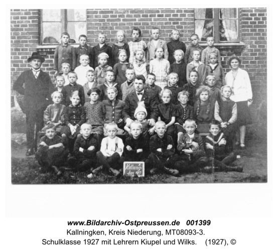 Herdenau, Schulklasse 1927 mit Lehrern Kiupel und Wilks