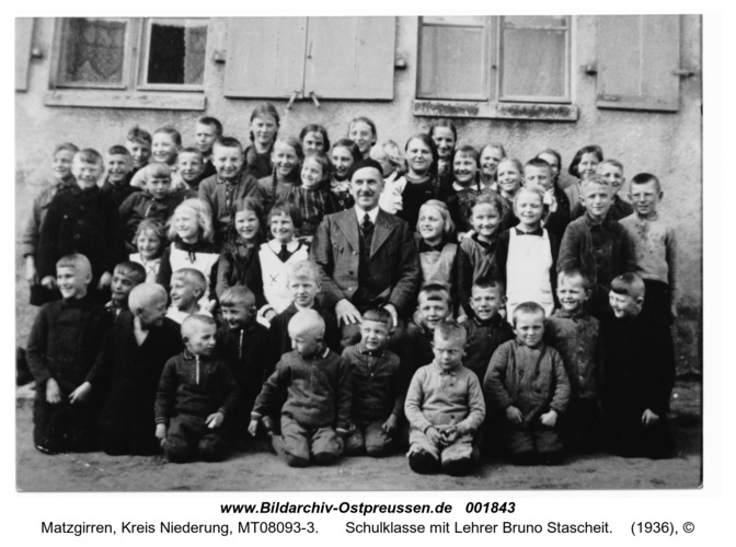 Kurrenberg, Schulklasse mit Lehrer Bruno Stascheit