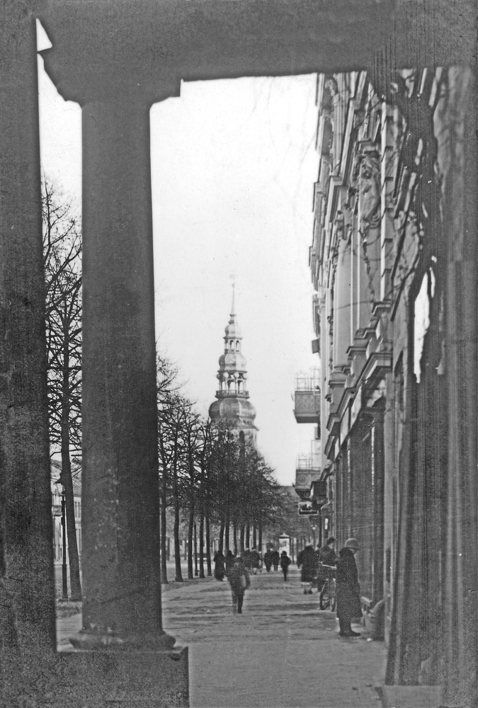 Tilsit, Deutsche Str. 63, Blick von Wächters Grüner Apotheke zur Deutschen Kirche