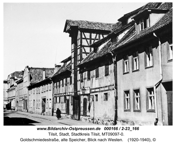 Tilsit, Goldschmiedestraße, alte Speicher, Blick nach Westen