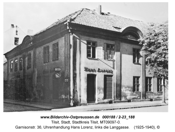 Tilsit, Garnisonstr. 36, Uhrenhandlung Hans Lorenz, links die Langgasse