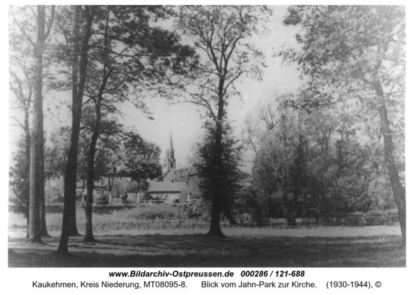 Kuckerneese, Blick vom Jahn-Park zur Kirche