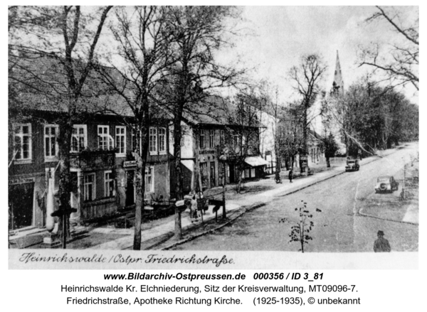 Heinrichswalde, Friedrichstraße, Apotheke Richtung Kirche