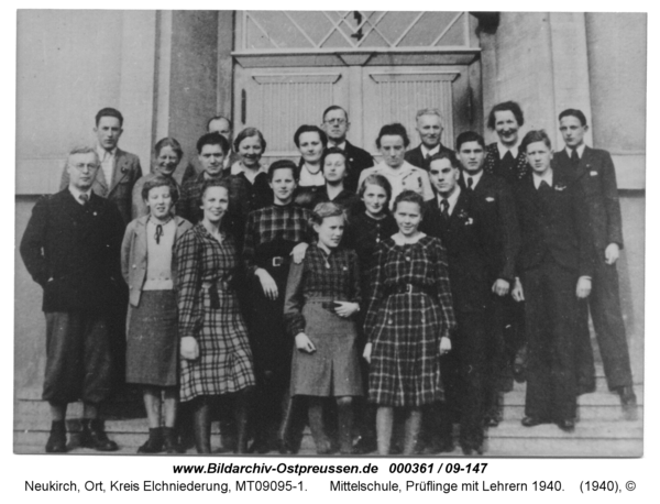 Neukirch, Mittelschule, Prüflinge mit Lehrern 1940