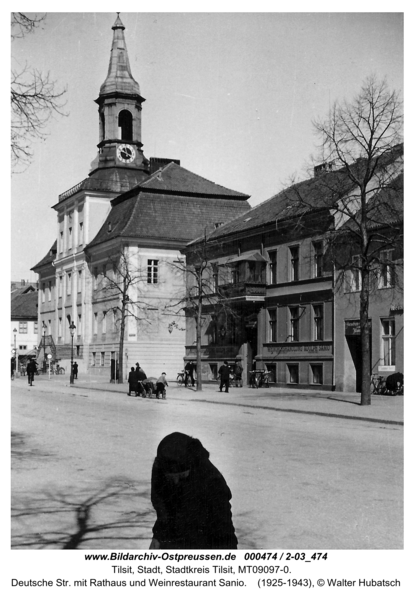 Tilsit, Deutsche Str. mit Rathaus und Weinrestaurant Sanio