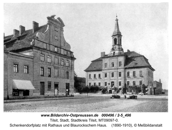 Tilsit, Schenkendorfplatz mit Rathaus und Blaurockschem Haus