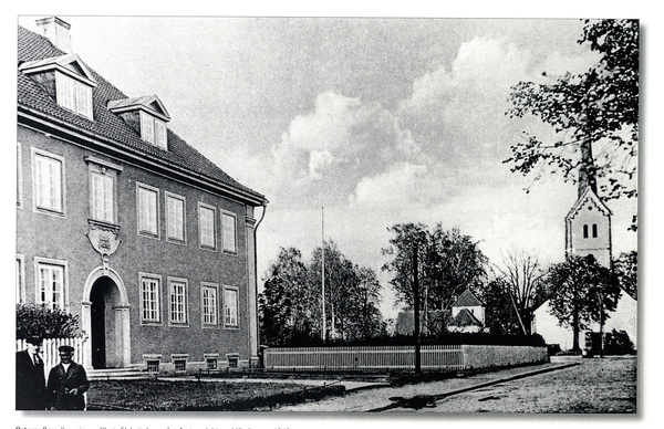 Kreuzingen, Amtsgericht und ev. Kirche