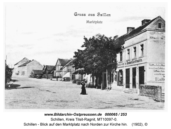 Schillen, Blick auf den Marktplatz nach Norden zur Kirche hin