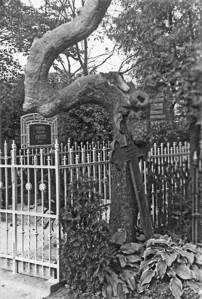 Tilsit, Gräber auf dem ev. Friedhof am Kapellenweg