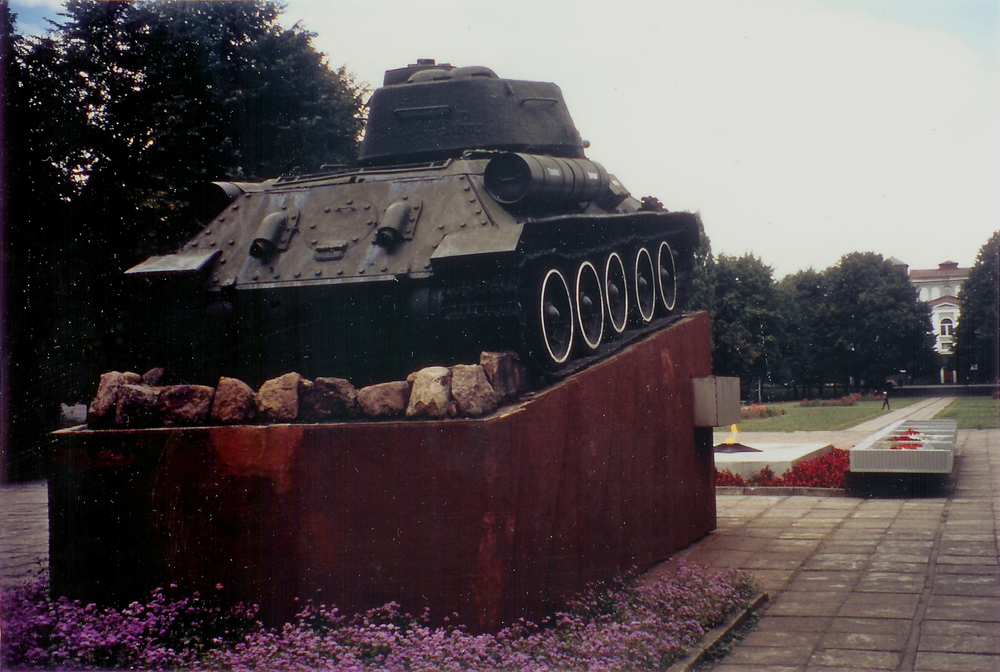 Tilsit, Denkmal (Panzer) auf dem Anger