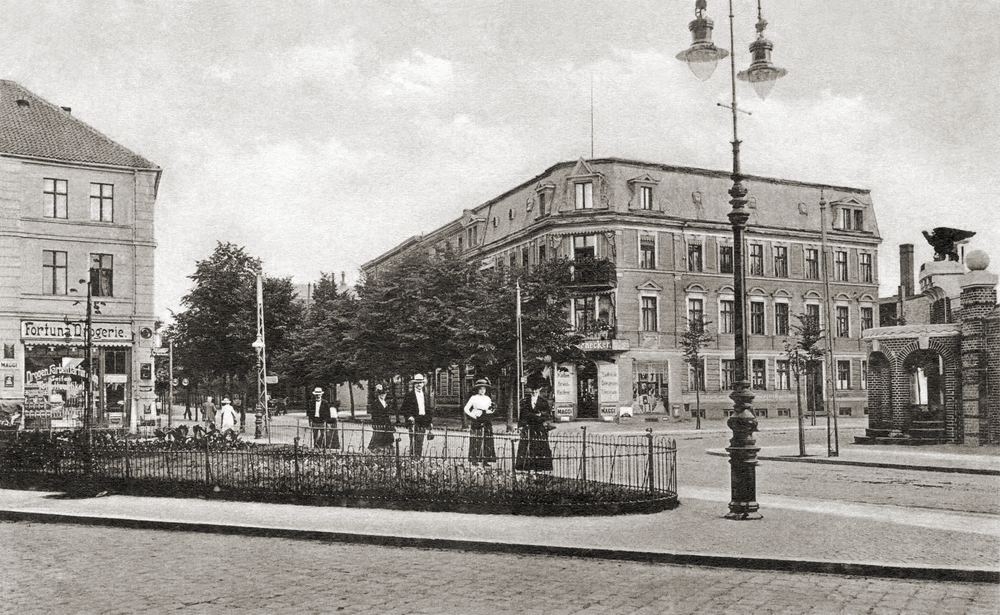 Tilsit, Herzog-Albrecht-Platz und Bahnhofstraße