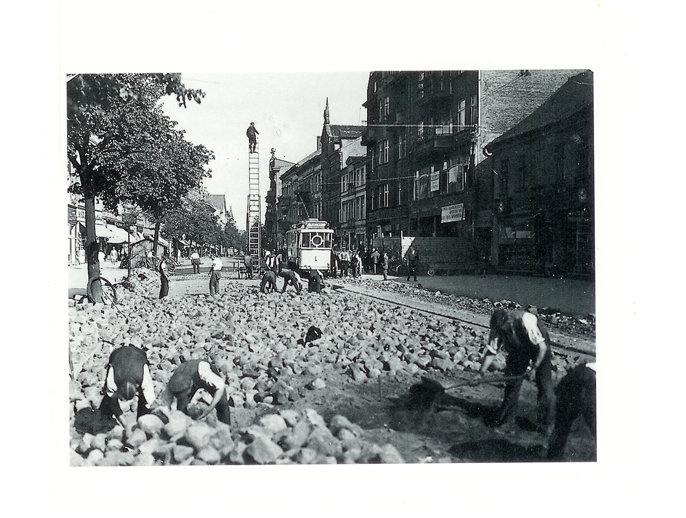 Tilsit, Die Hohe Str. wird gepflastert