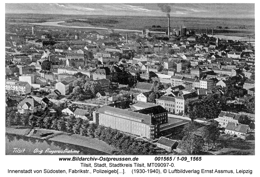 Tilsit, Innenstadt von Südosten, Fabrikstr., Polizeigebäude, Luftbild