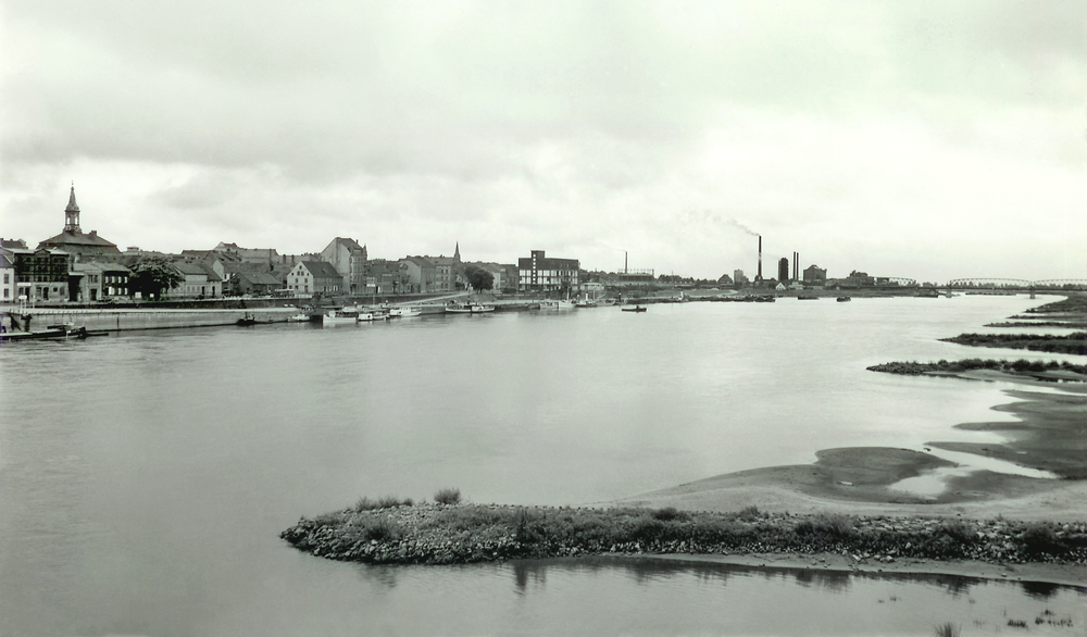 Tilsit, Blick auf die Stadt vom nördlichen Memelufer