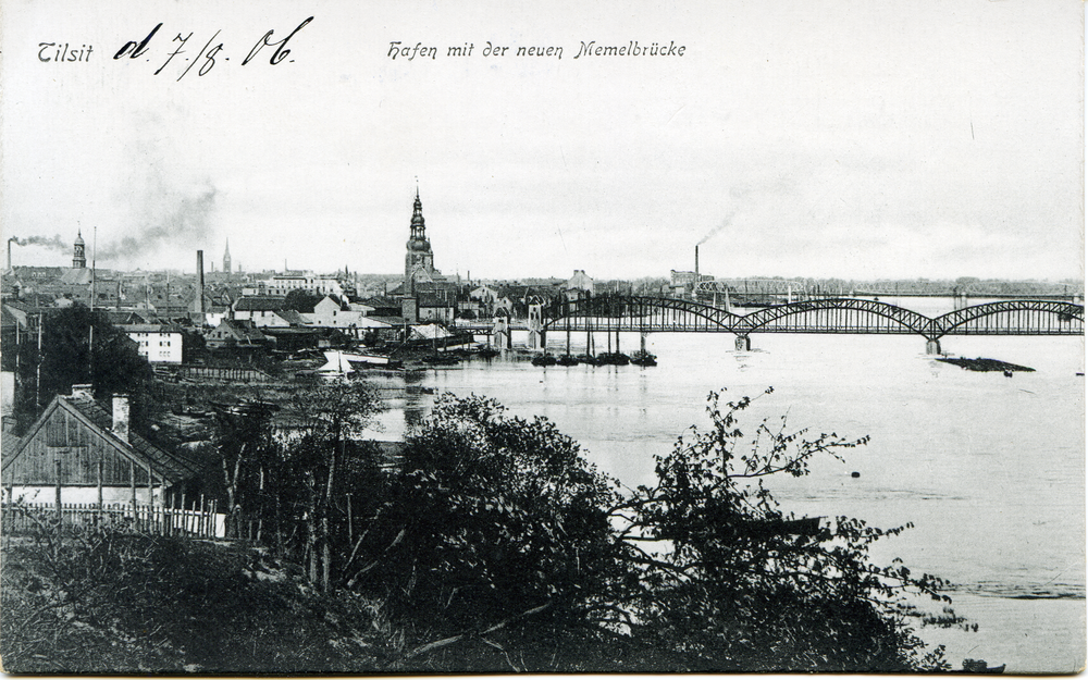 Tilsit, Blick vom Engelsberg auf die neu gebaute Luisen-Brücke