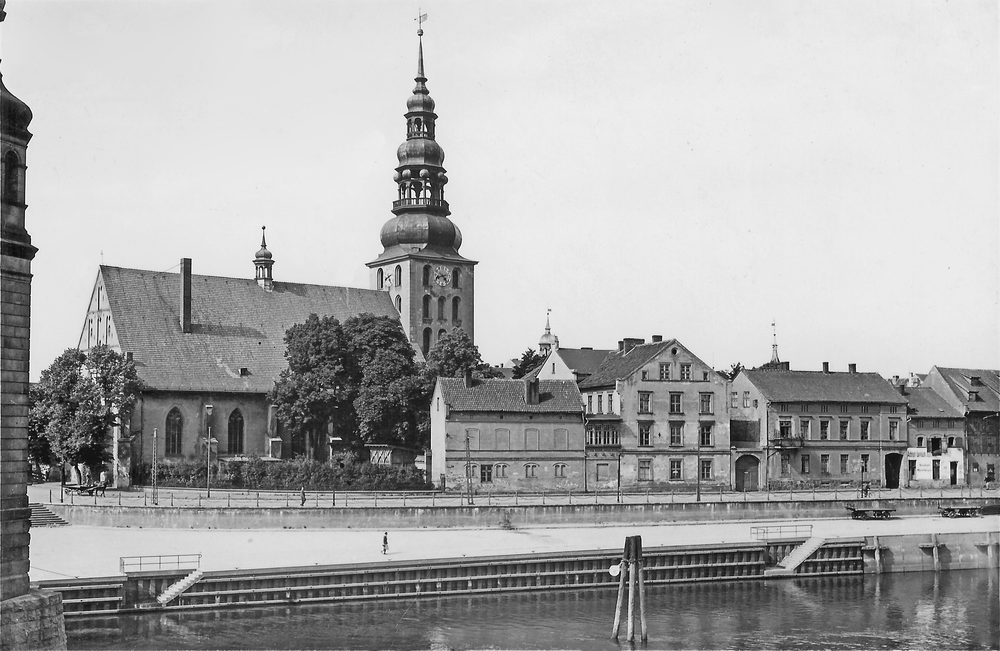 Tilsit, Deutsche Kirche, Memelstr. mit Bollwerk