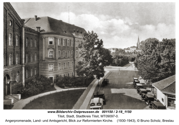 Tilsit, Angerpromenade, Land- und Amtsgericht, Blick zur Reformierten Kirche