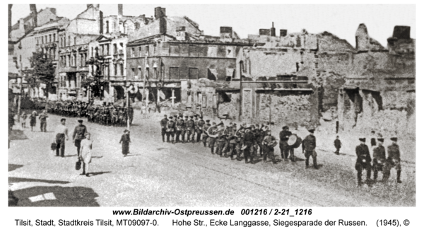 Tilsit, Hohe Str., Ecke Langgasse, Siegesparade der Russen