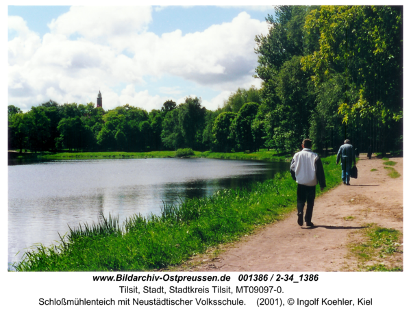 Tilsit, Schloßmühlenteich mit Neustädtischer Volksschule