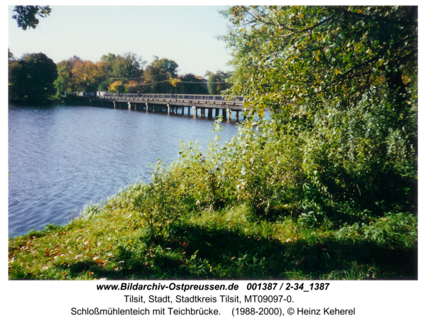 Tilsit, Schloßmühlenteich mit Teichbrücke