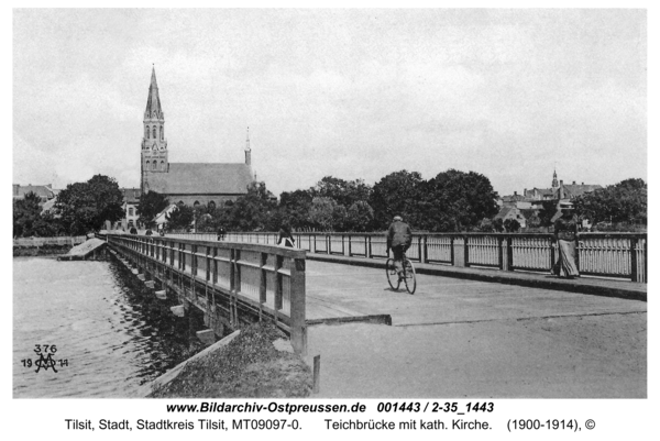 Tilsit, Teichbrücke mit kath. Kirche