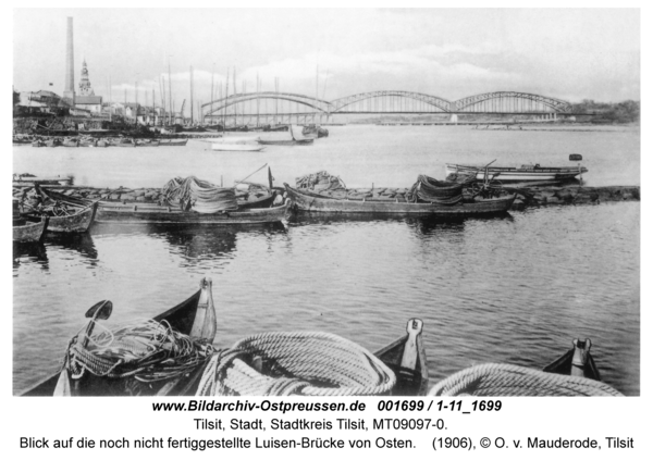 Tilsit, Blick auf die noch nicht fertiggestellte Luisen-Brücke von Osten