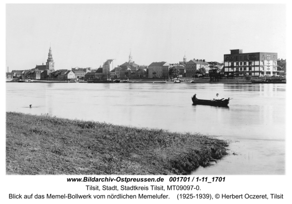 Tilsit, Blick auf das Memel-Bollwerk vom nördlichen Memelufer