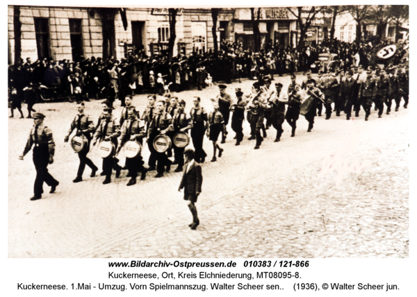 Kuckerneese. 1.Mai - Umzug. Vorn Spielmannszug. Walter Scheer sen.