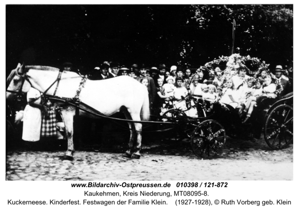 Kuckerneese. Kinderfest. Festwagen der Familie Klein