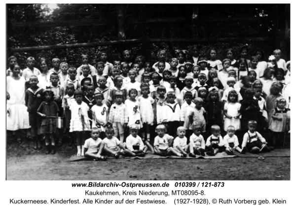Kuckerneese. Kinderfest. Alle Kinder auf der Festwiese