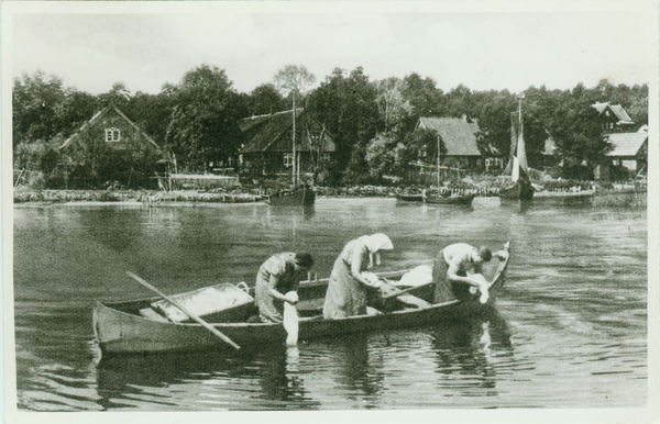 Karkeln, Die Wäsche wird im Strom gespült