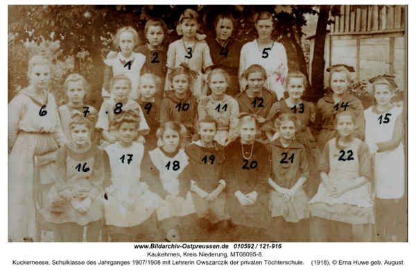 Kuckerneese. Schulklasse des Jahrganges 1907/1908 mit Lehrerin Owszarczik der privaten Töchterschule