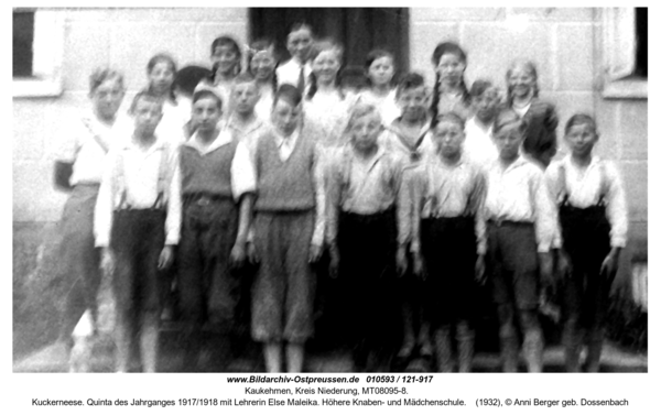 Kuckerneese. Quinta des Jahrganges 1917/1918 mit Lehrerin Else Maleika. Höhere Knaben- und Mädchenschule