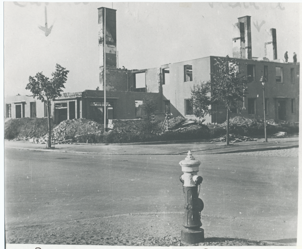 Königsberg, Ecke Schrötterstraße 87 Gustloffstraße 1 nach dem Bombenangriff am 30.8.1944