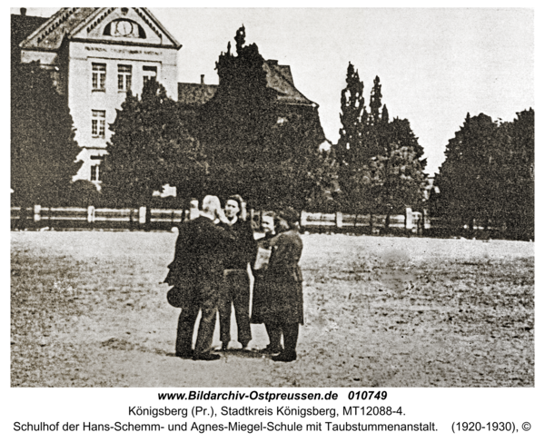 Königsberg, Schulhof der Hans-Schemm- und Agnes-Miegel-Schule mit Taubstummenanstalt