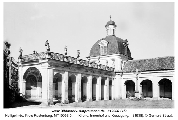 Heiligelinde, Kirche, Innenhof und Kreuzgang