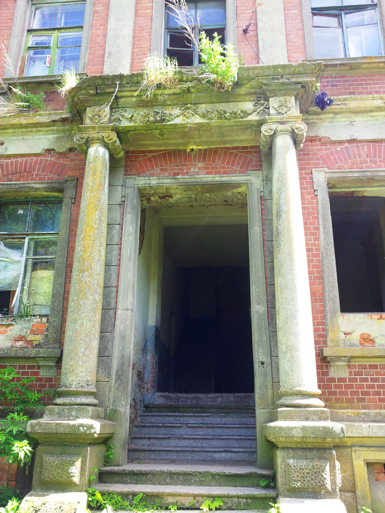 Großlugau (Чайковское), Schloss, Portal