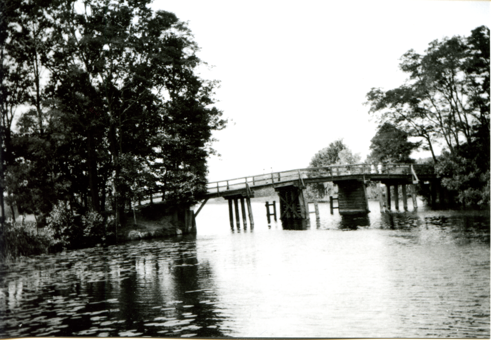 Bartenstein, Hölzerne Fußgängerbrücke über die Alle