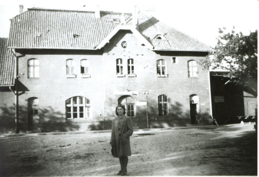 Domnau Bahnhof, Bahnhofsgebäude