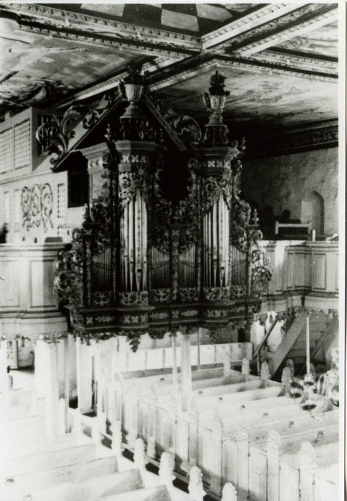 Schönbruch Kr. Bartenstein, Ev. Kirche, Blick auf die prächtige Barockorgel