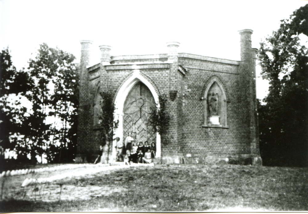 Kraftshagen (Krawczyki), Grabkapelle der Freiherrn v. Krafft-Kraftshagen