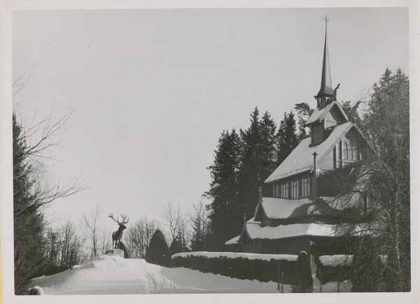 Jagdhaus Rominten, Hubertuskapelle und Hirsch