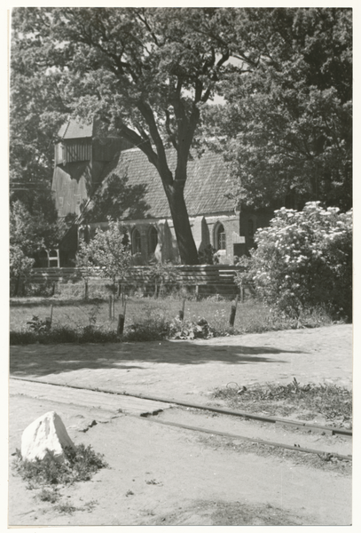 Nördliches Ostpreußen wo?, Kirche in der Nähe von Bahnschienen