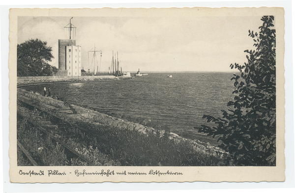 Pillau, Seestadt, Hafeneinfahrt mit neuem Lotsenturm