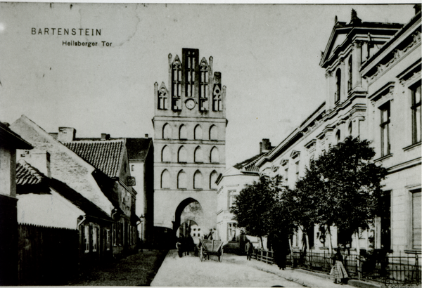 Bartenstein, Heilsberger Straße mit Heilsberger Tor