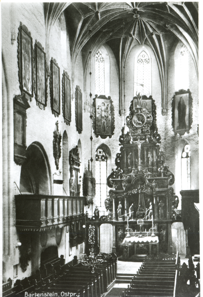 Bartenstein, Ev. Kirche, Mittelschiff, Bick zum Altar