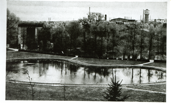 Bartenstein, Blick über den Herz-Teich zum Bahngelände