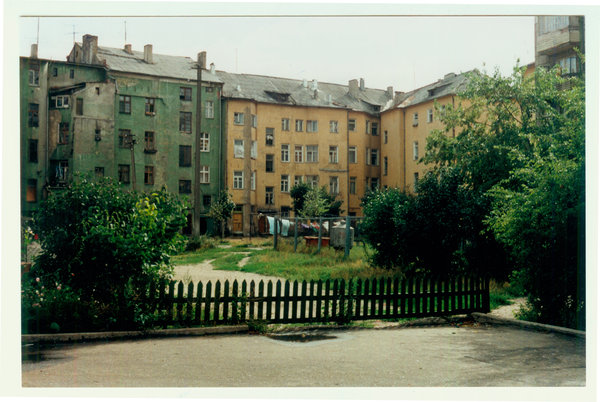 Tilsit, Hohe Straße Ecke Kasernenstraße, Hofseite der Häuser